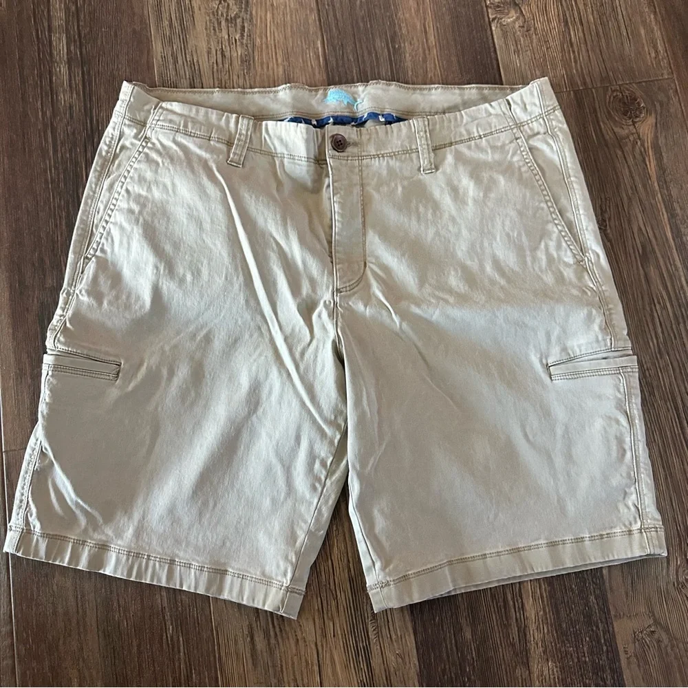 Tommy Bahama men's 36 khaki tan shorts soft - Picture 1 of 9